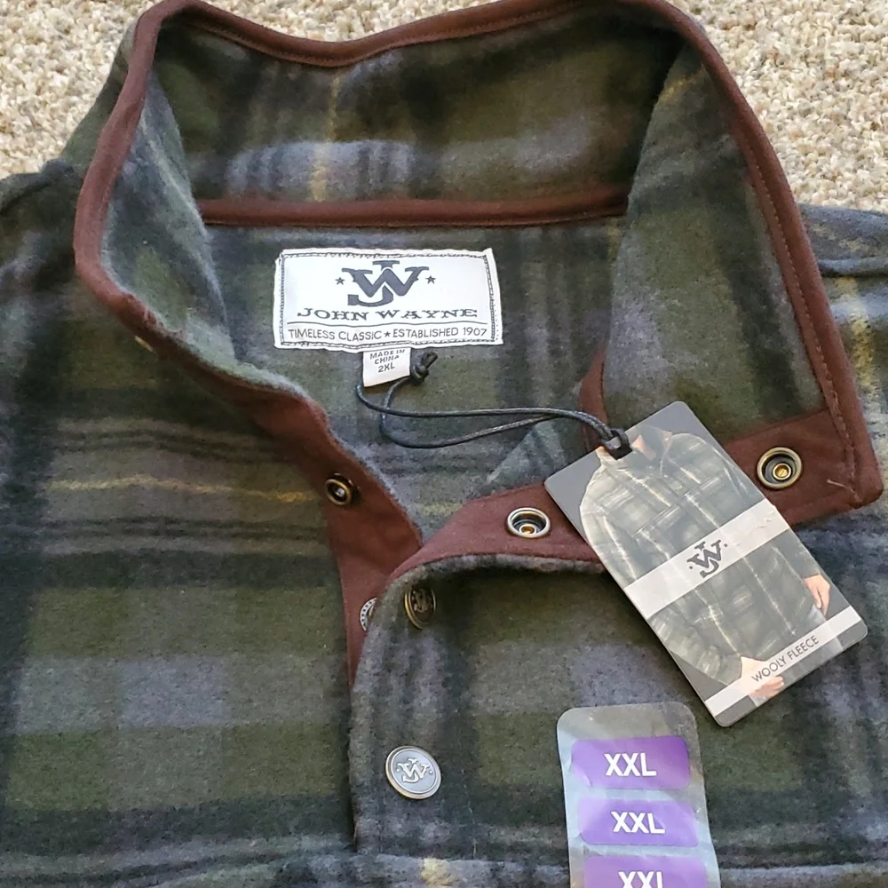 NWT pullover - Picture 5 of 6